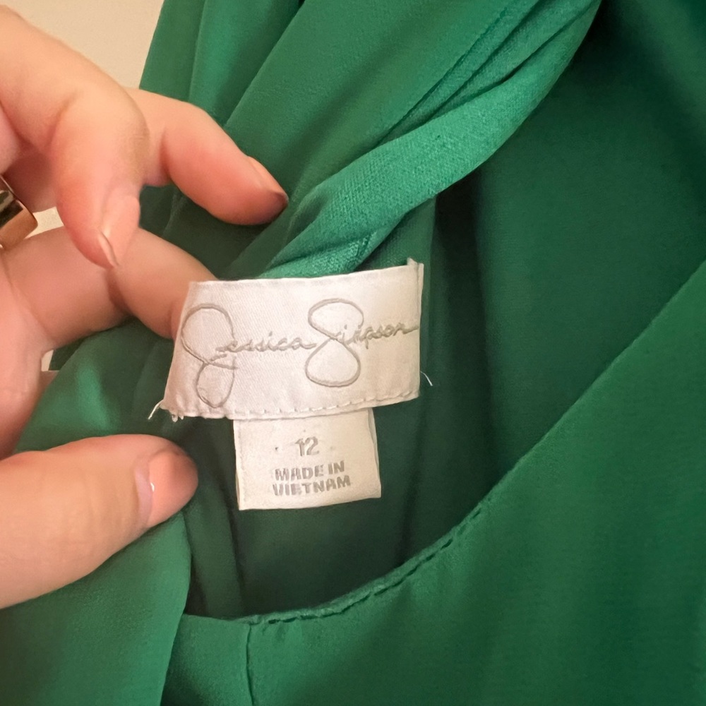 Beautiful green cocktail dress!